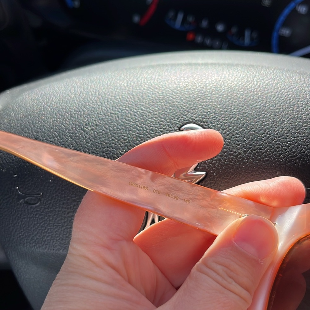 Gucci Orange Star-Embellished Sunglasses - Picture 3 of 3